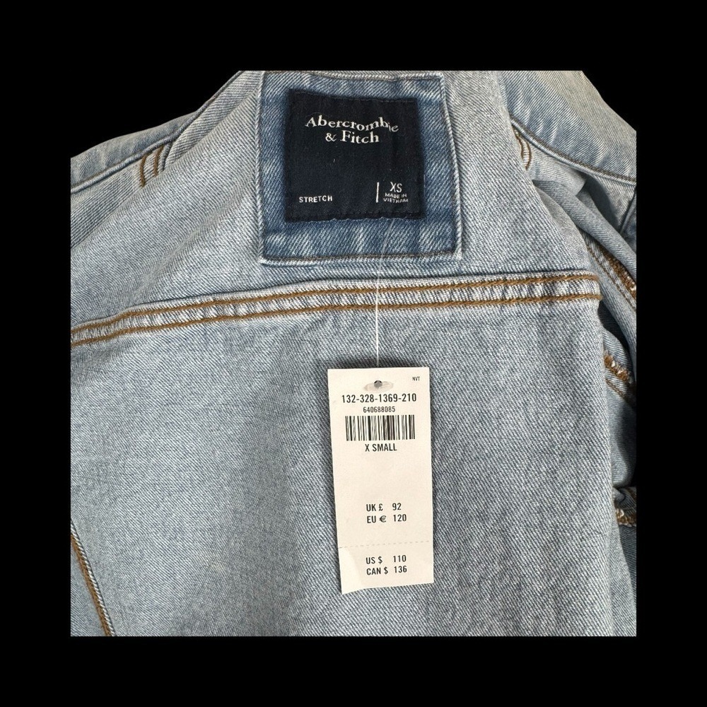 Abercrombie & Fitch Women XS Denim Jacket Light Wash Distressed Classic Grunge - Picture 6 of 8